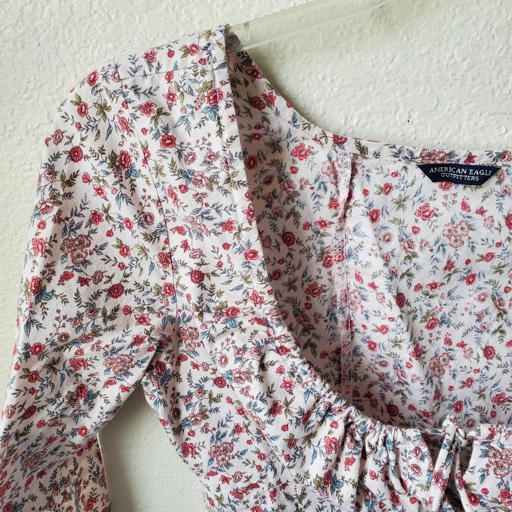American Eagle Outfitters Red and White Floral Crop Top - Picture 6 of 10